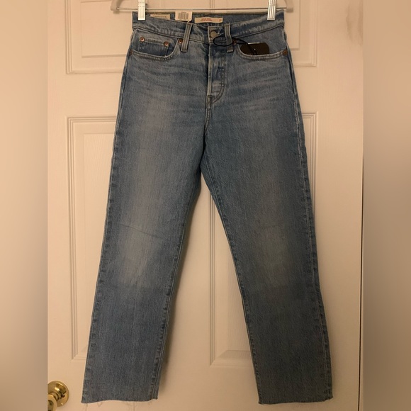 Levi's Wedgie Straight Fit Jeans in Tango
Hustle Medium Wash Sz 25 - Picture 2 of 6